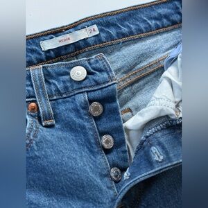 Levi Wedgie Jeans size 24